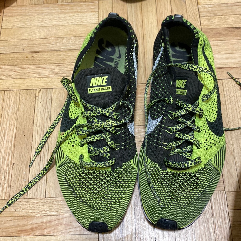Nike "flyknit" racer